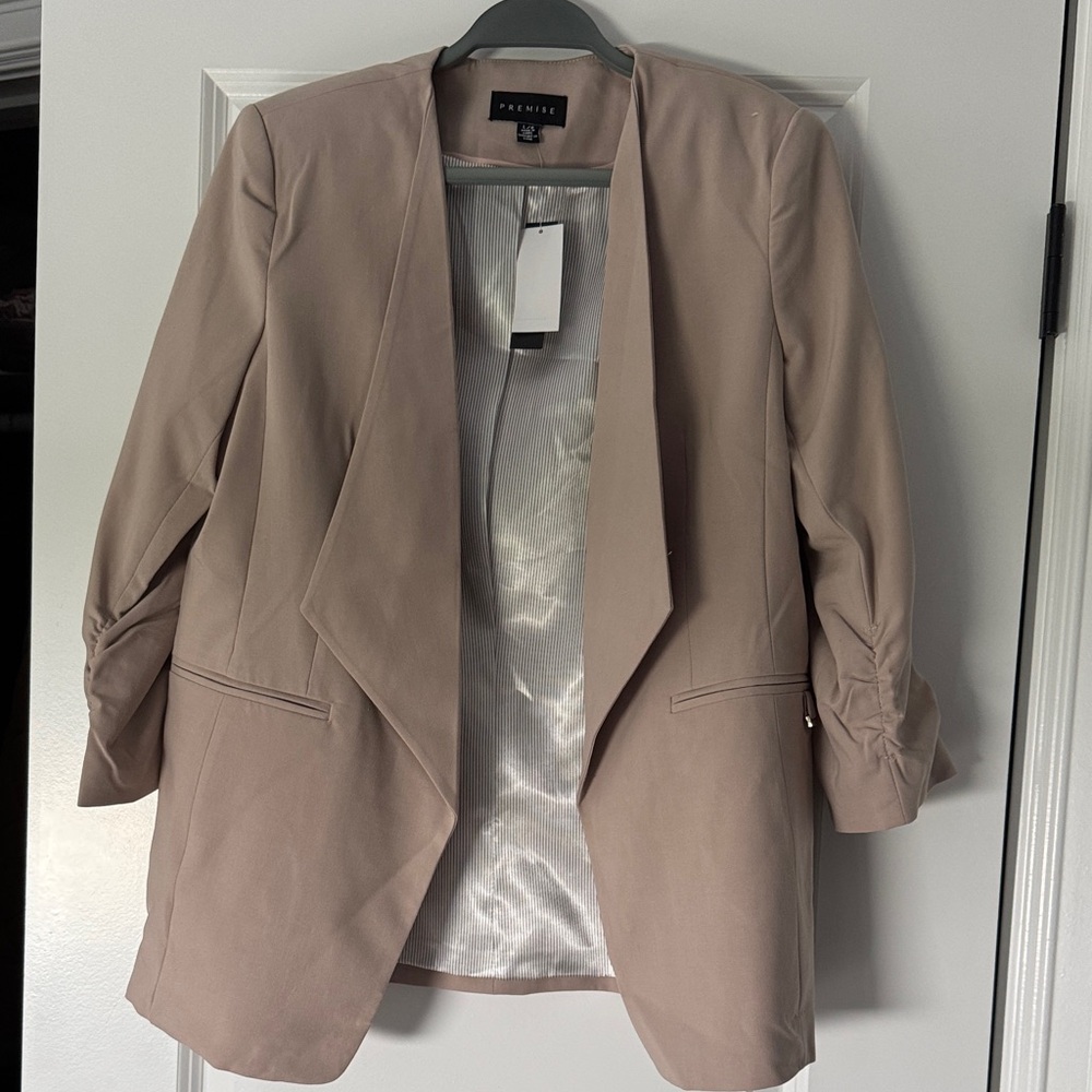 Premise Women's Blazer in Taupe